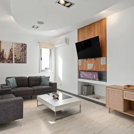 Parkside 2 Bedroom * Lárnaka