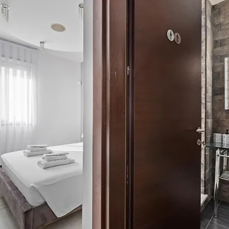 Apartment Parkside 2 Bedroom Larnaca